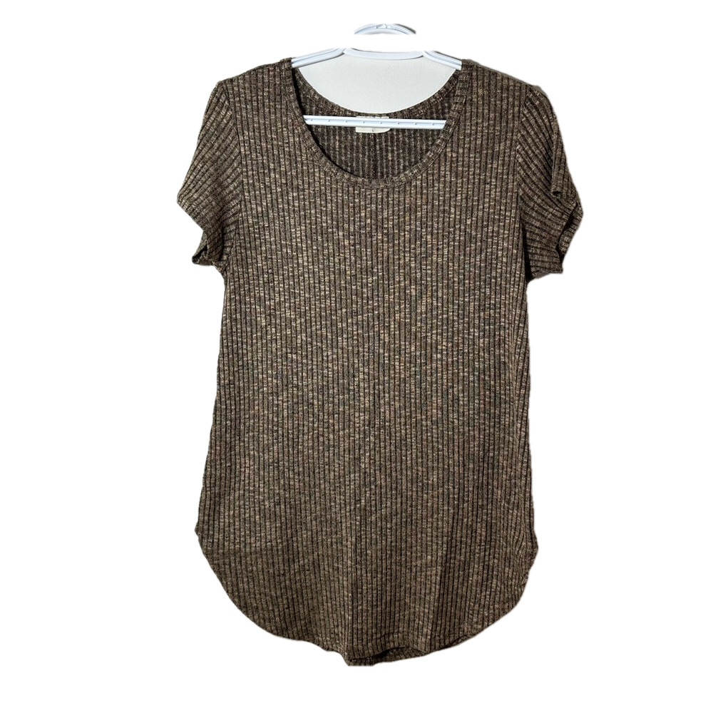 Free Kisses Ribbed Knit Brown Top Size Large Round Neck Curved Hem Short Sleeve